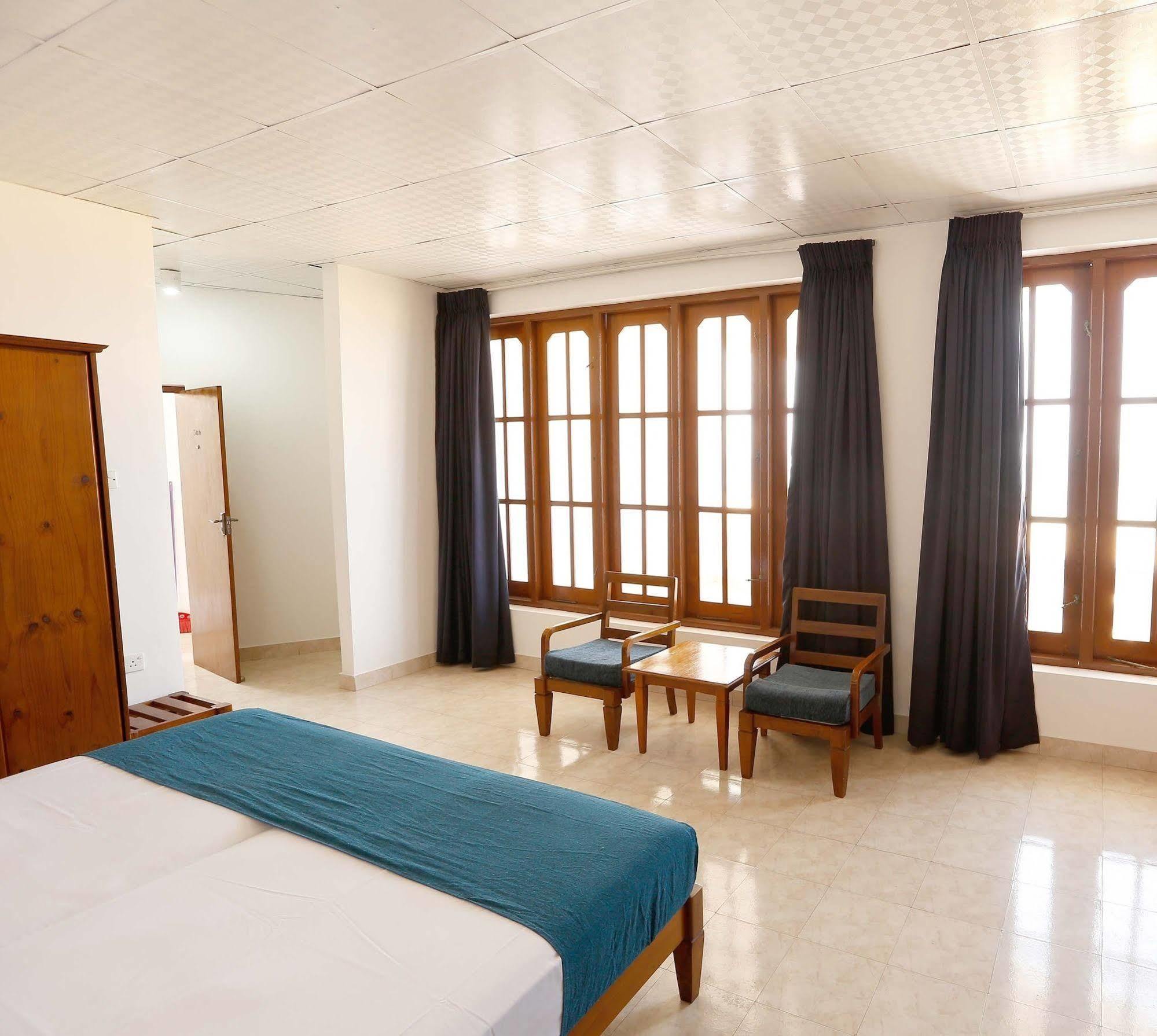 The Reef Beach Hotel Negombo Dış mekan fotoğraf