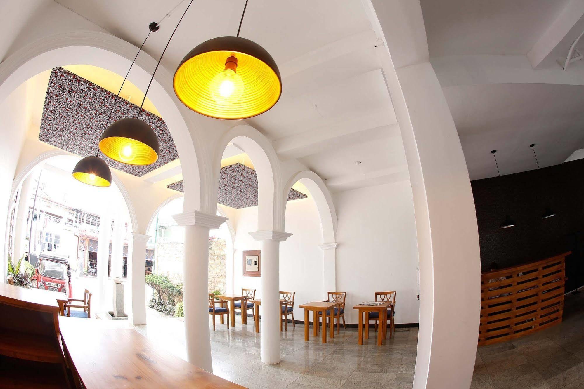 The Reef Beach Hotel Negombo Dış mekan fotoğraf