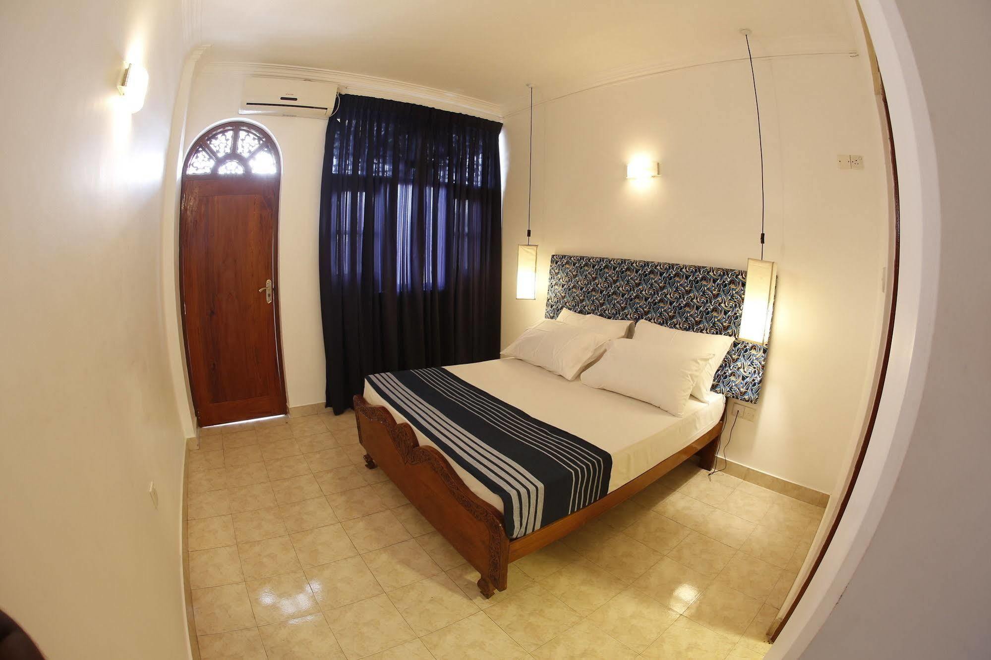 The Reef Beach Hotel Negombo Dış mekan fotoğraf