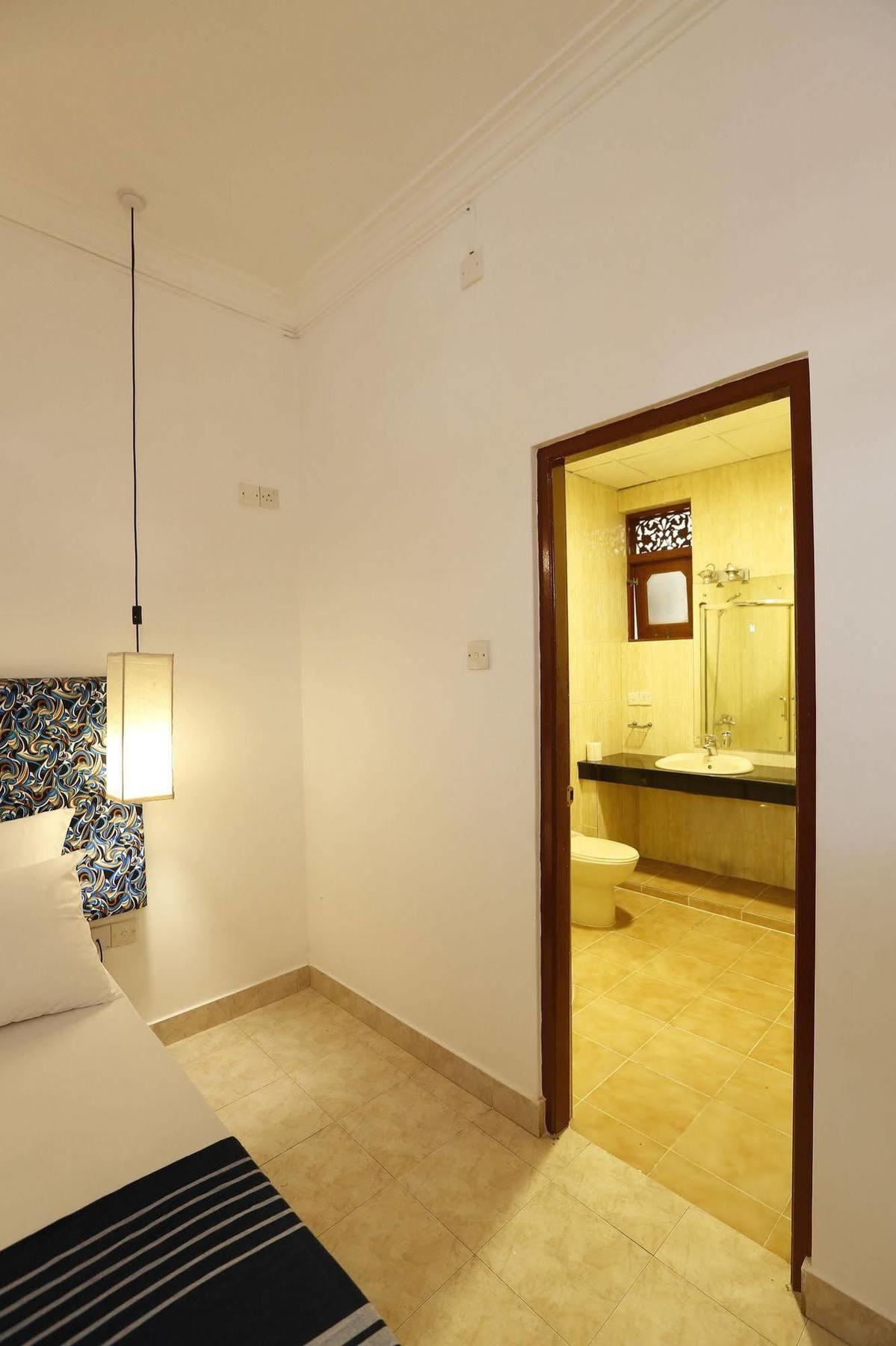 The Reef Beach Hotel Negombo Dış mekan fotoğraf
