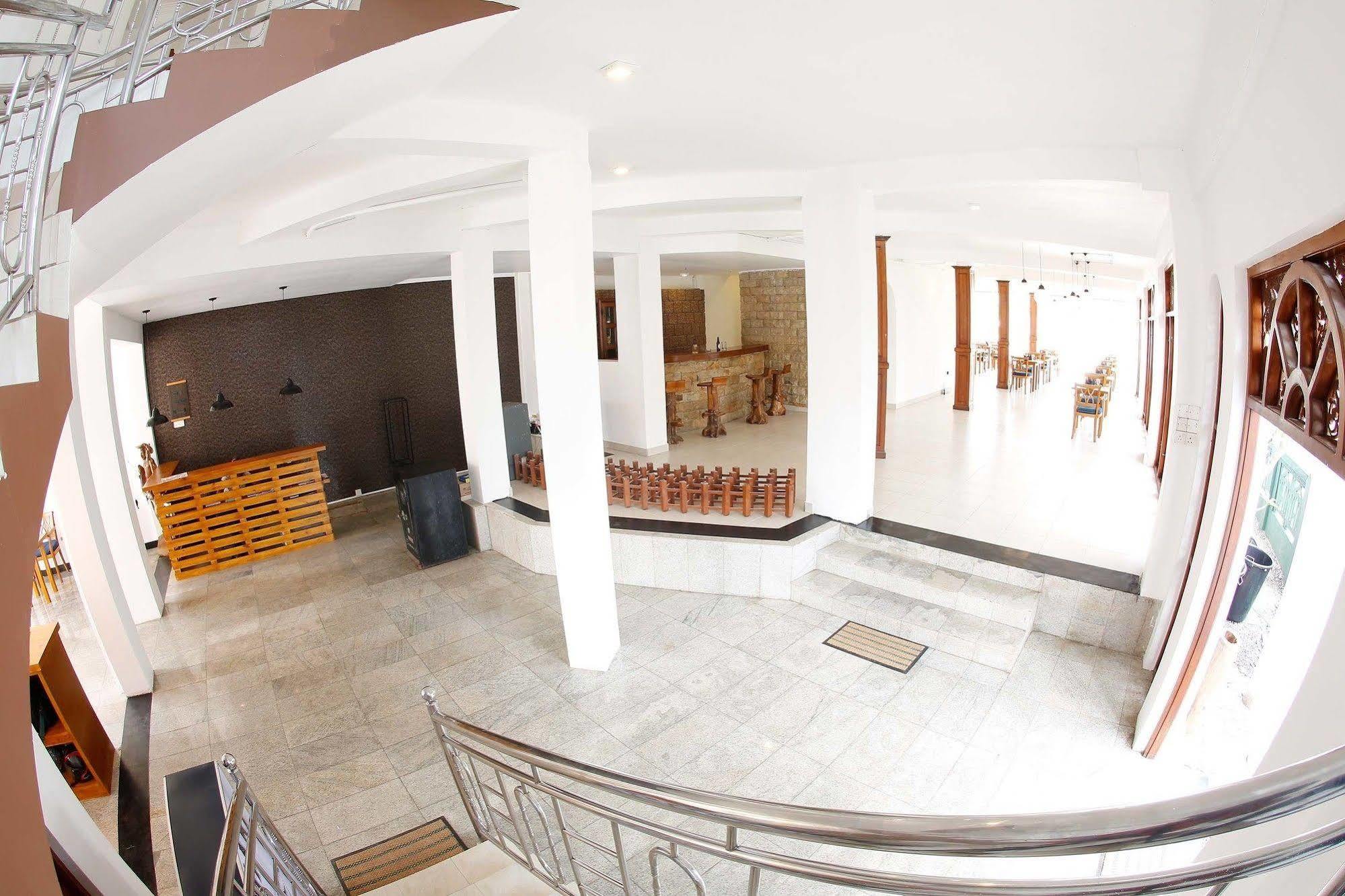 The Reef Beach Hotel Negombo Dış mekan fotoğraf